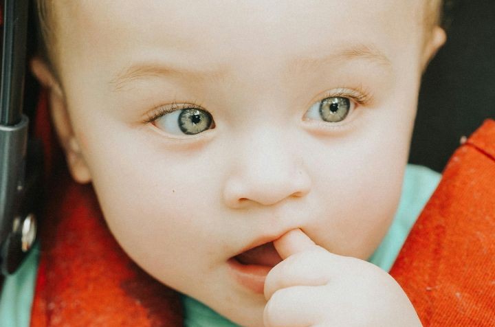 マウスピース矯正以外の出っ歯の治療方法（幼少期の口腔習癖の除去;指しゃぶり等）